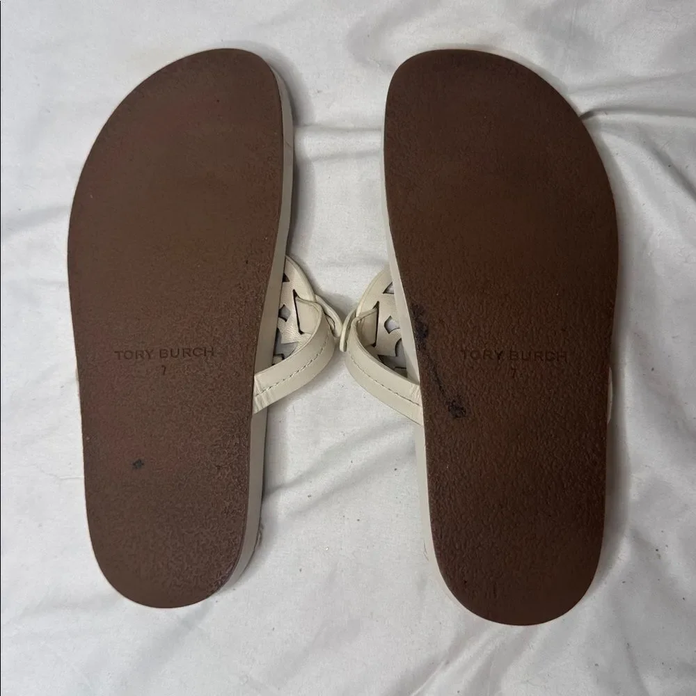 Tory Burch Miller Cloud Thong Sandals for Women In Cream.. Size 7